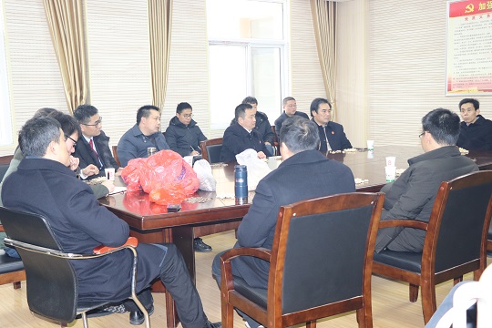 在杏花法庭召开理论研讨会.JPG 在杏花法庭召开理论研讨会.JPG